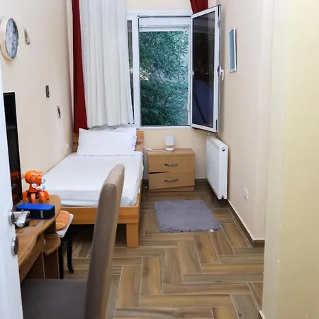 Vila Guci Πανσιόν Τίρανα